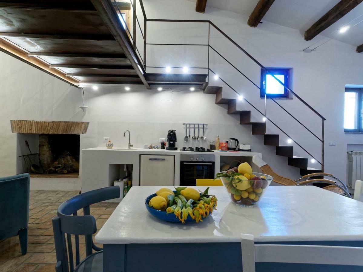 L'Arrocco - La Torre Col Mare Sul Tetto Lägenhet Tarquinia Exteriör bild